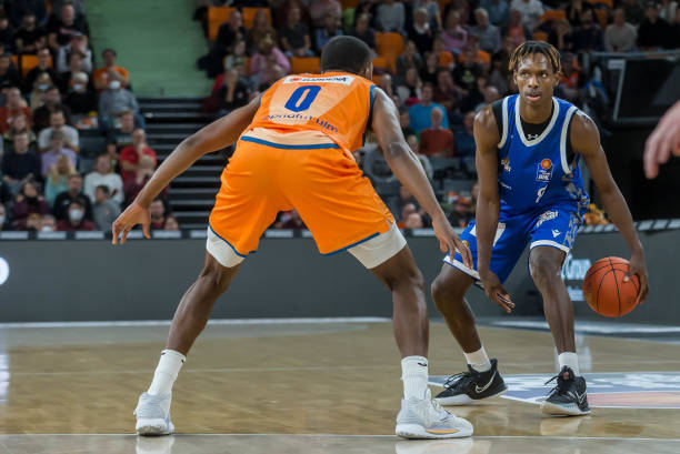 小基耶萨 小基耶萨